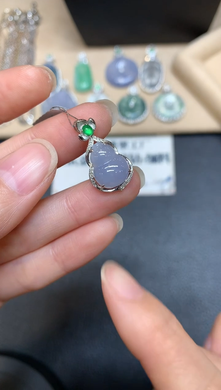 【闪购商品】翡翠吊坠(不含链)18K金镶嵌葫芦【无服务费