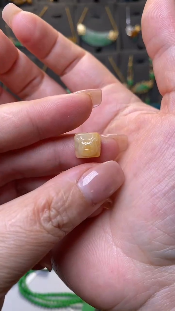 颈饰未镶嵌翡翠净货39348