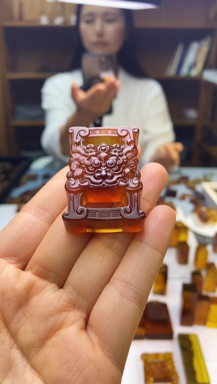 琥珀颈饰未镶嵌SN84-134（经书扣）