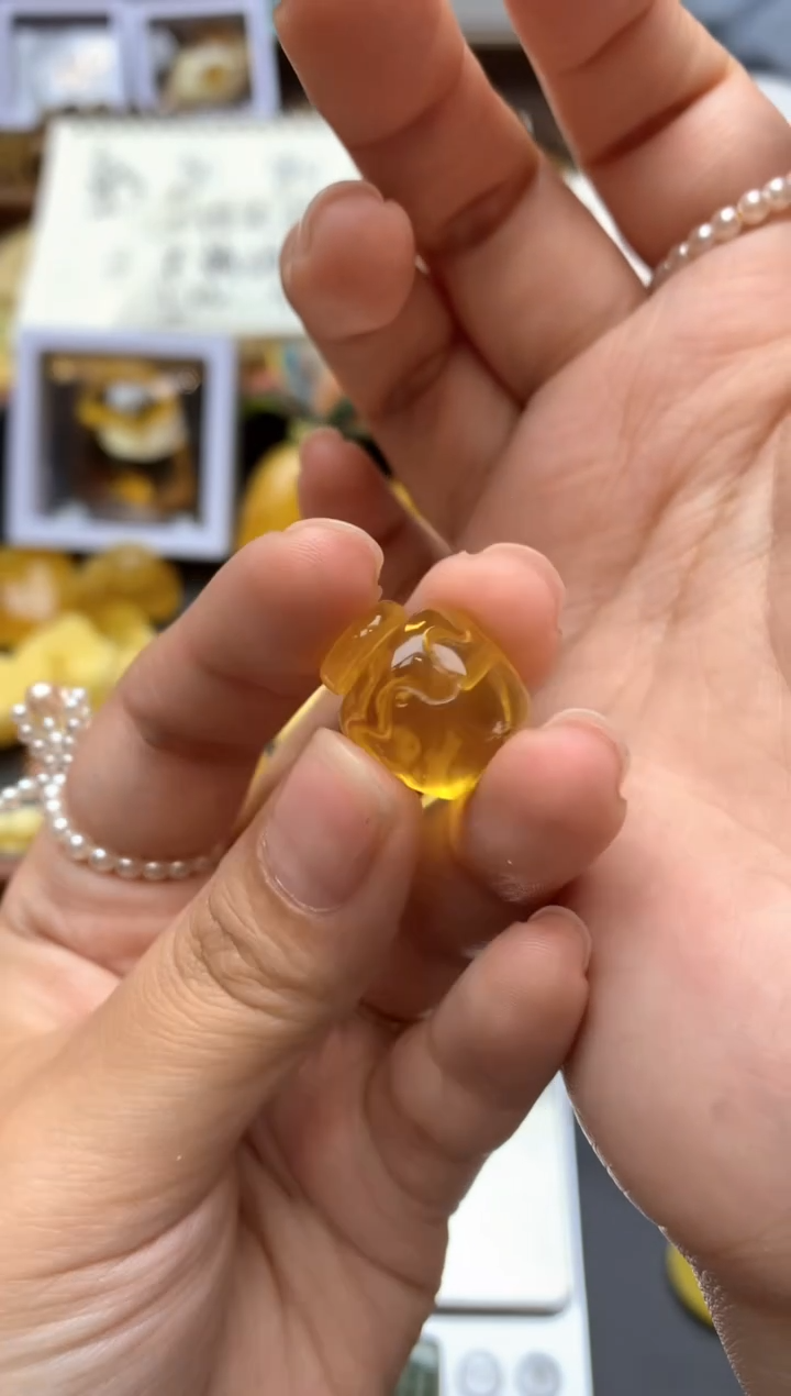 【闪购商品】琥珀珠宝奇石未镶嵌021琥珀蜜蜡花粉有纹小坑介意勿拍