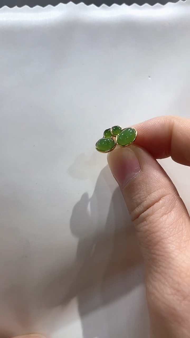 银S925镶嵌和田玉（碧玉）耳钉成*63