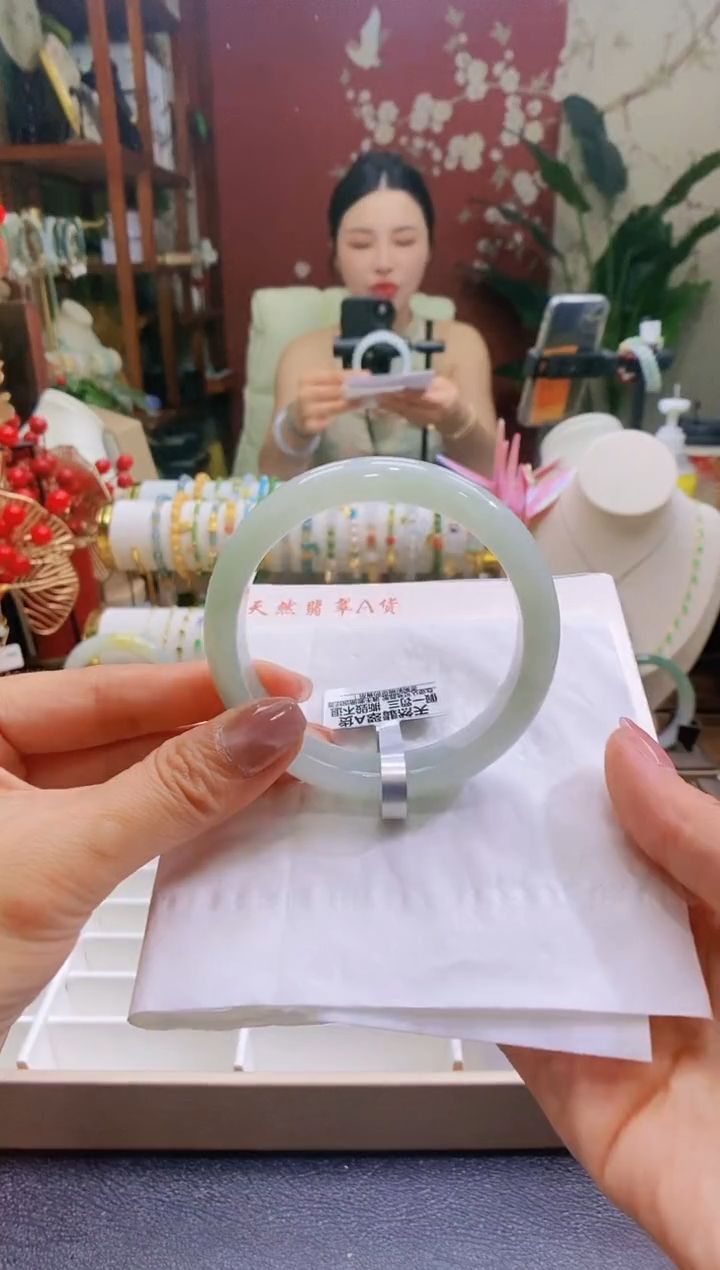 翡翠手镯未镶嵌79号58.9/12.3*7.9