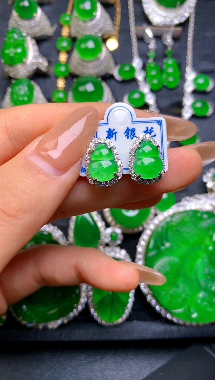 【闪购商品】翡翠耳钉银S925镶嵌葫芦耳钉