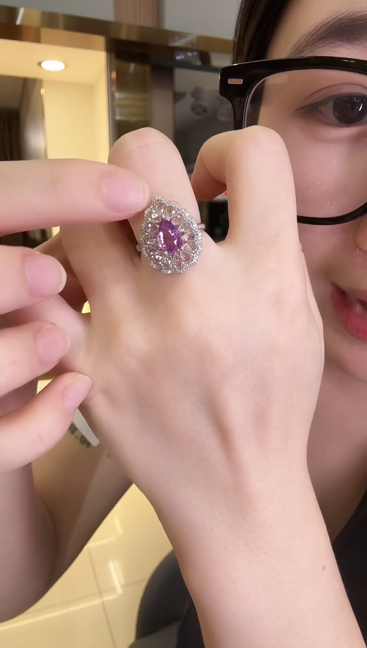 戒指蓝宝石18K金镶嵌1.1ct