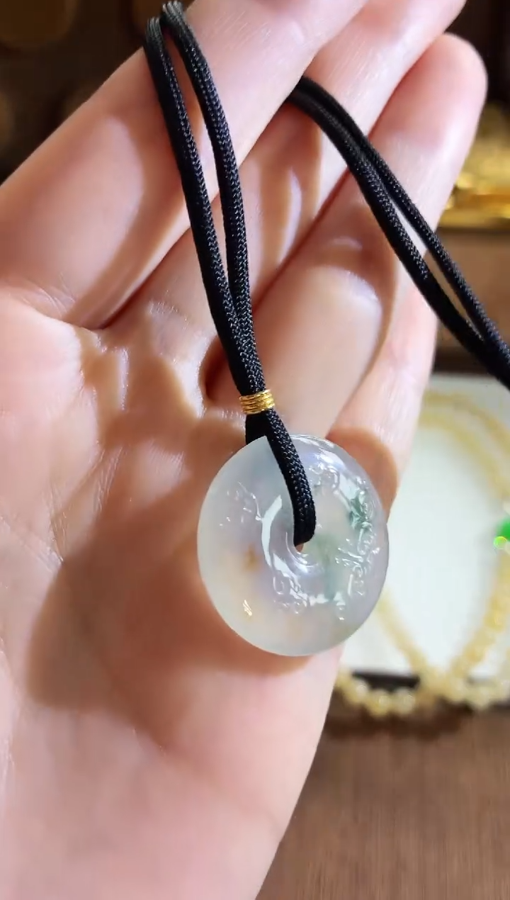 翡翠未镶嵌颈饰吊坠