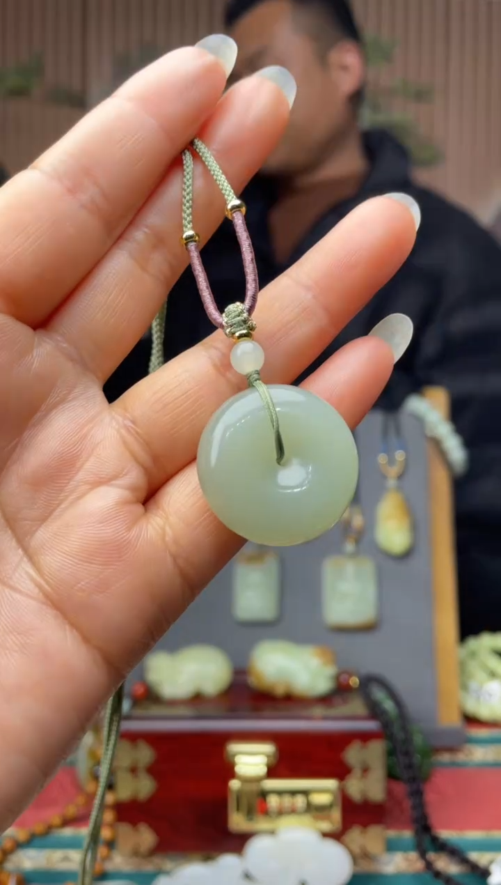 颈饰未镶嵌和田玉拍一发一