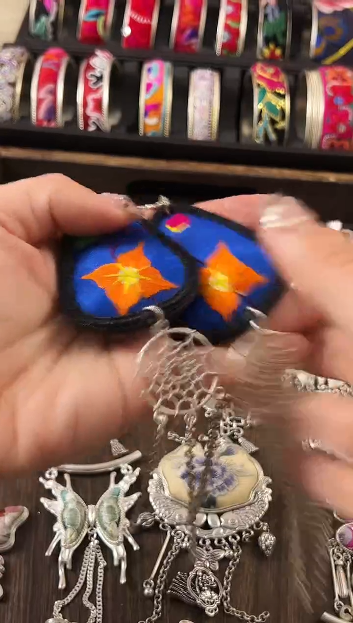 【闪购商品】织绣民族风老绣饰品390