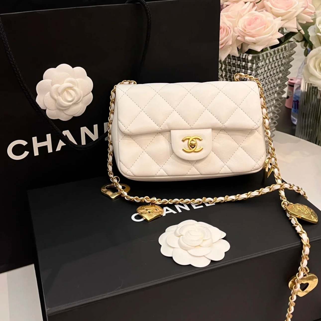 99新 Chanel/香奈儿 花花22B CF 口盖包 17cm 白色 皮革S 芯片开