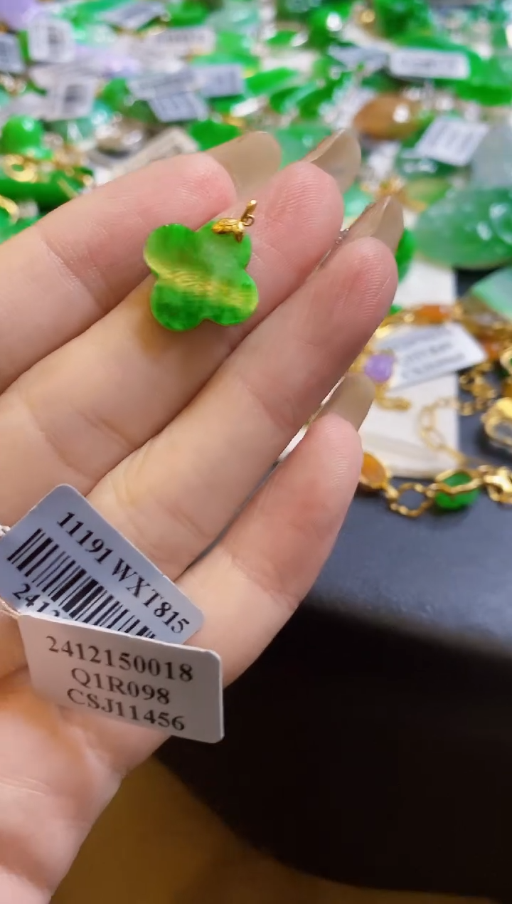 【闪购商品】定制翡翠18K金镶嵌吊坠