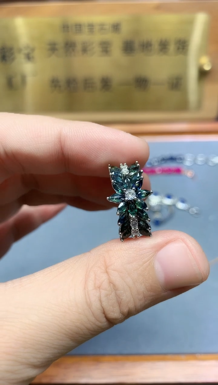 【闪购商品】蓝宝石戒指银S925镶嵌........