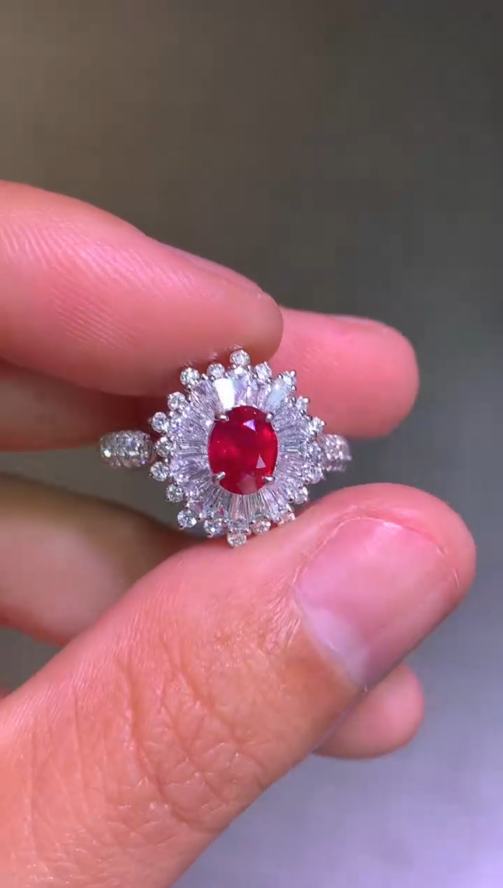 18K金镶嵌戒指红宝石1.04CT