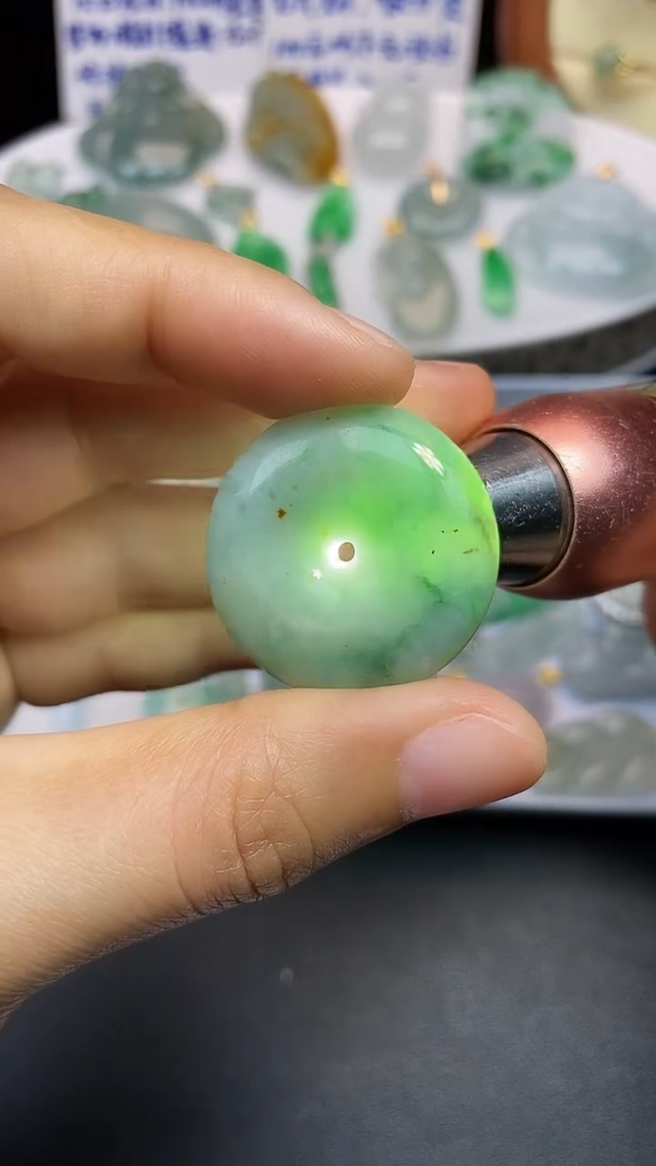 颈饰未镶嵌翡翠吊坠