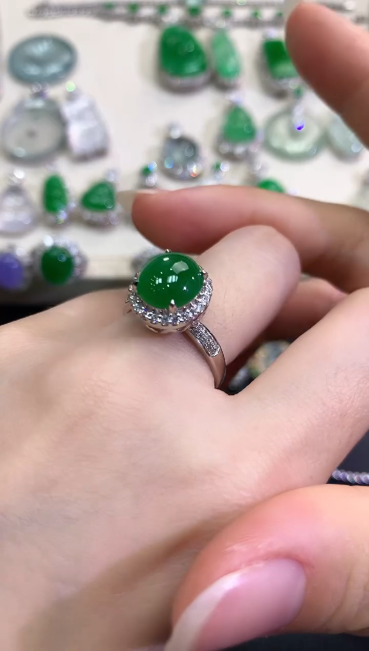 【闪购商品】翡翠戒指18K金镶嵌D46   