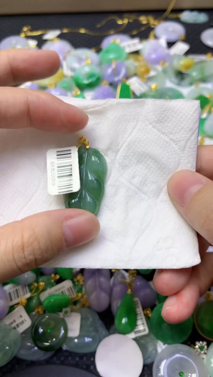 颈饰未镶嵌翡翠天然缅甸翡翠A货