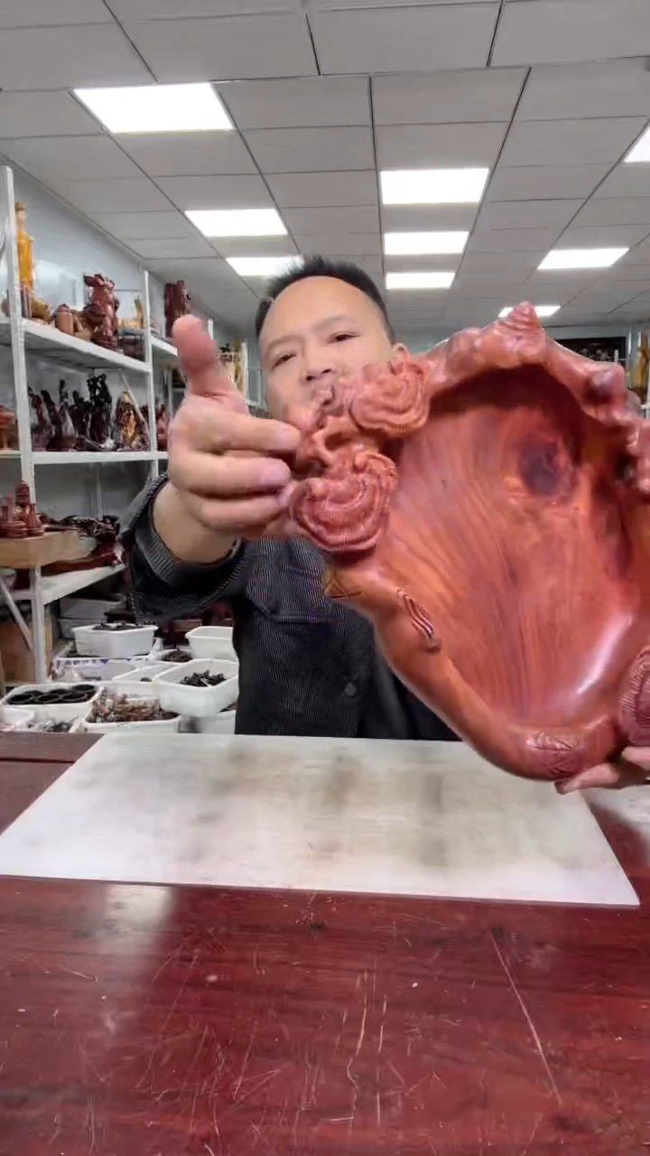 【闪购商品】花梨木类木雕工艺品8888888