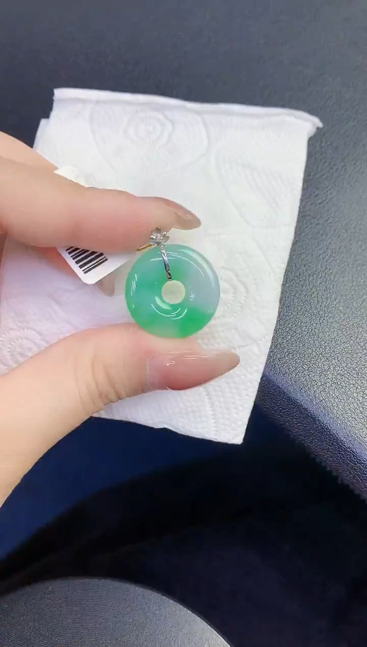 颈饰18K金镶嵌翡翠缅甸天然翡翠A货