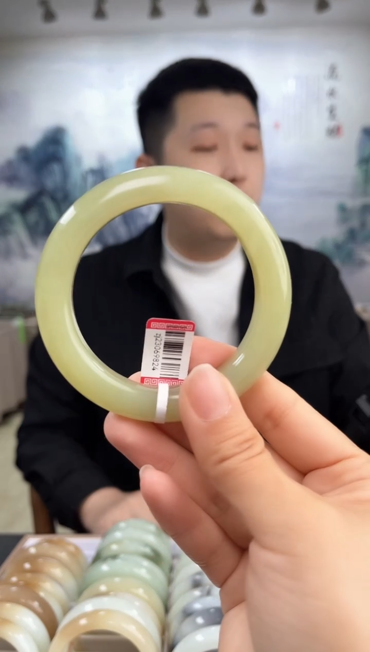 和田玉未镶嵌手镯56+圈口9824