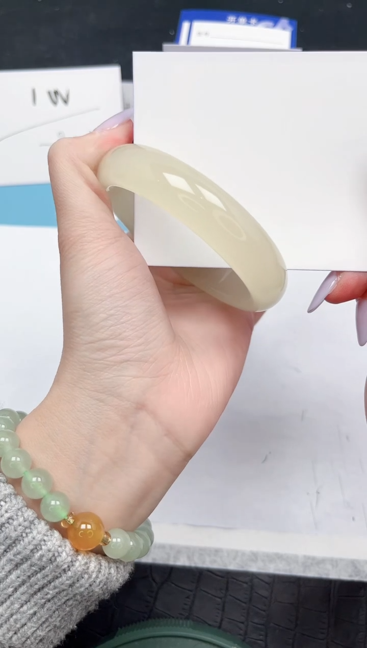 【闪购商品】石英质玉手镯未镶嵌153-59