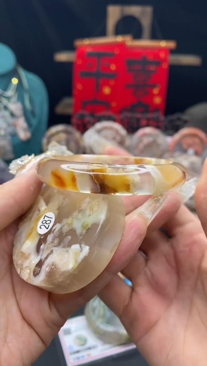 【闪购商品】石英质玉手镯（圆镯）未镶嵌55