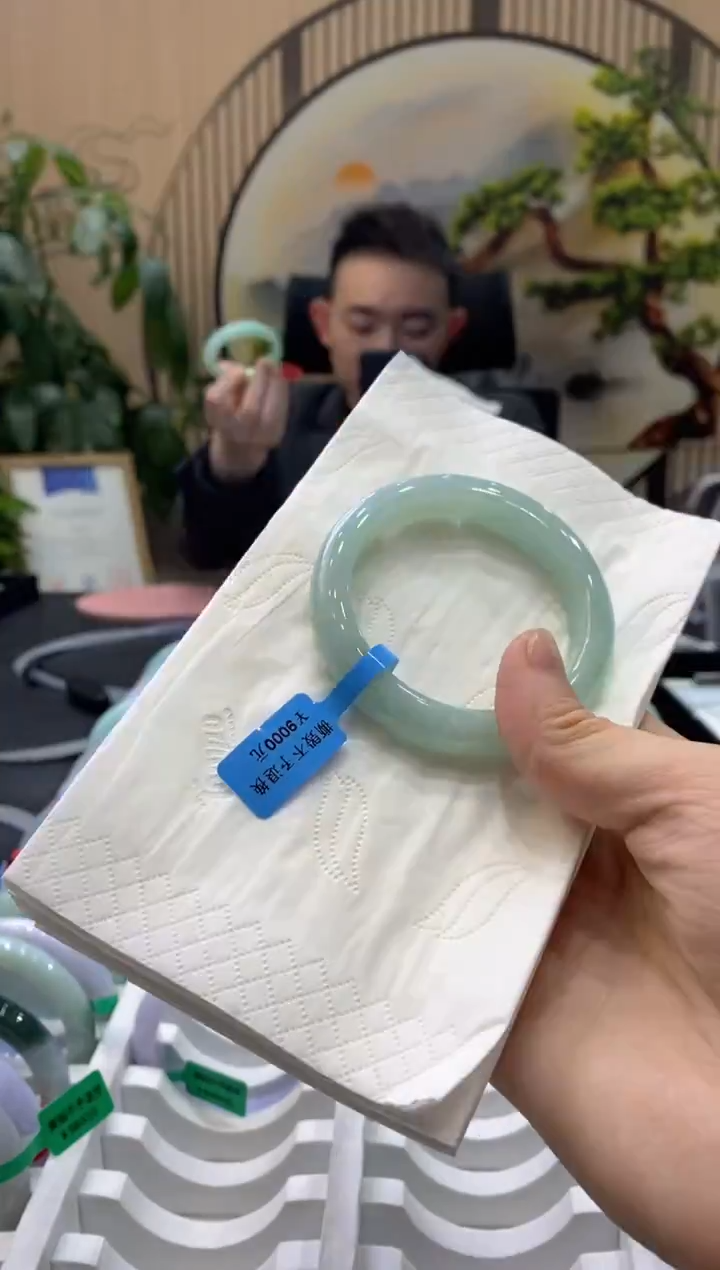 【闪购商品】翡翠手镯未镶嵌000001412
