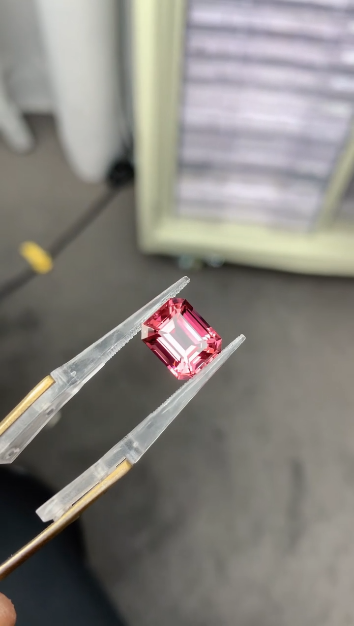 【闪购商品】碧玺裸石未镶嵌5.1ct 粉碧玺