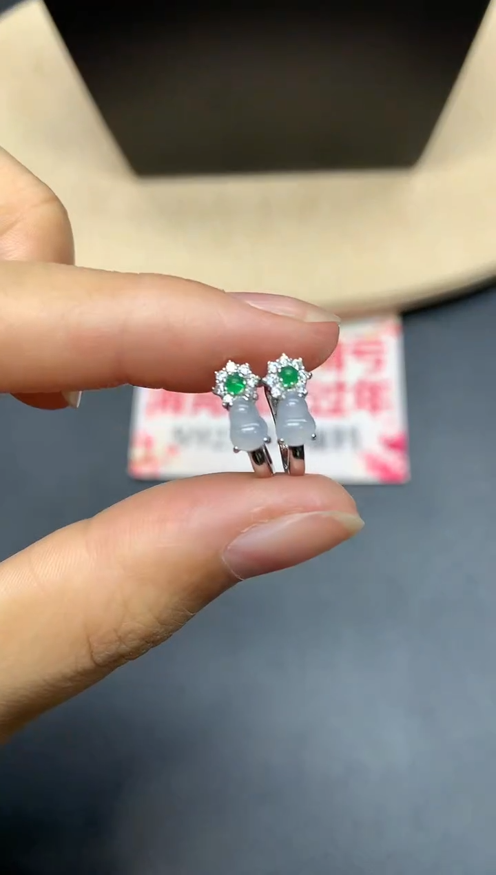 【闪购商品】翡翠耳饰银S925镶嵌葫芦【无服务费】