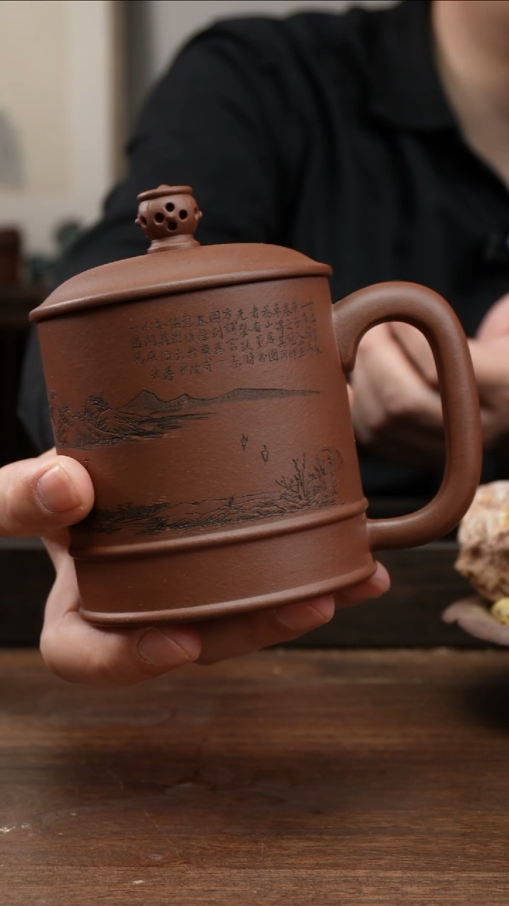茶杯紫砂紫泥   镂空刻绘   新款盖杯 ！  