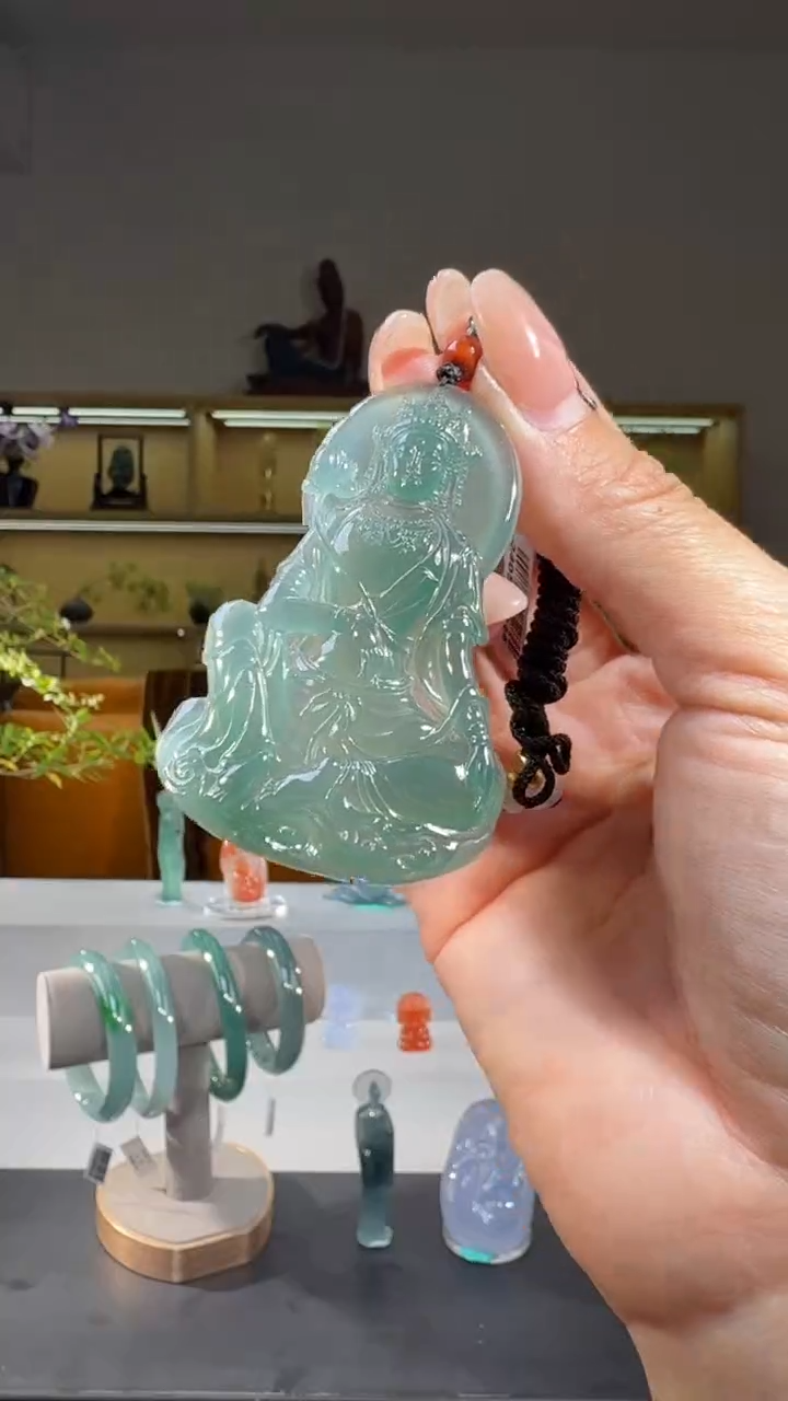 吊坠(不含链)未镶嵌翡翠观音