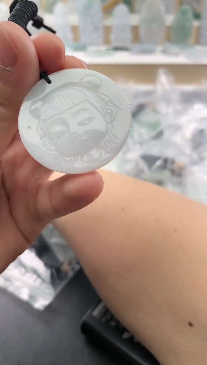 翡翠未镶嵌颈饰..../5/26/ 204