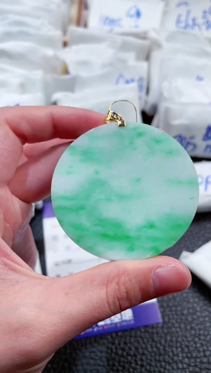 【闪购商品】翡翠颈饰18K金镶嵌00019525