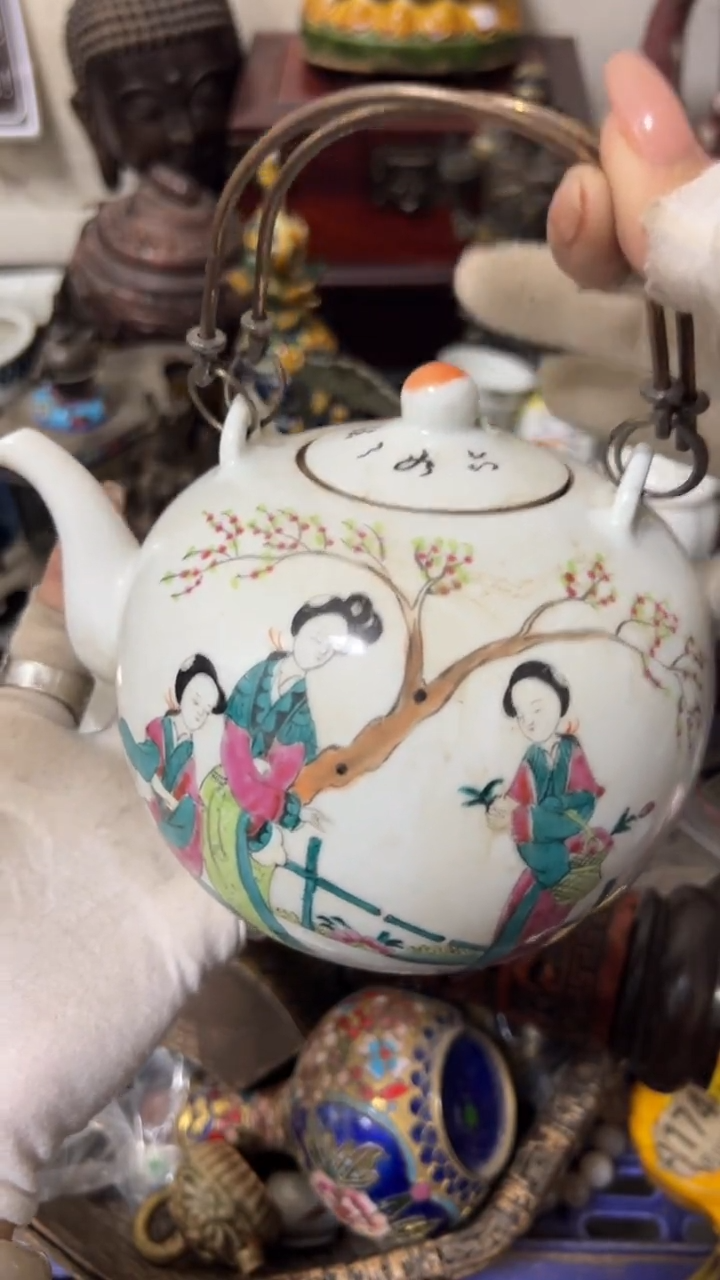 陶瓷平****珍都是孤品，看好在拍