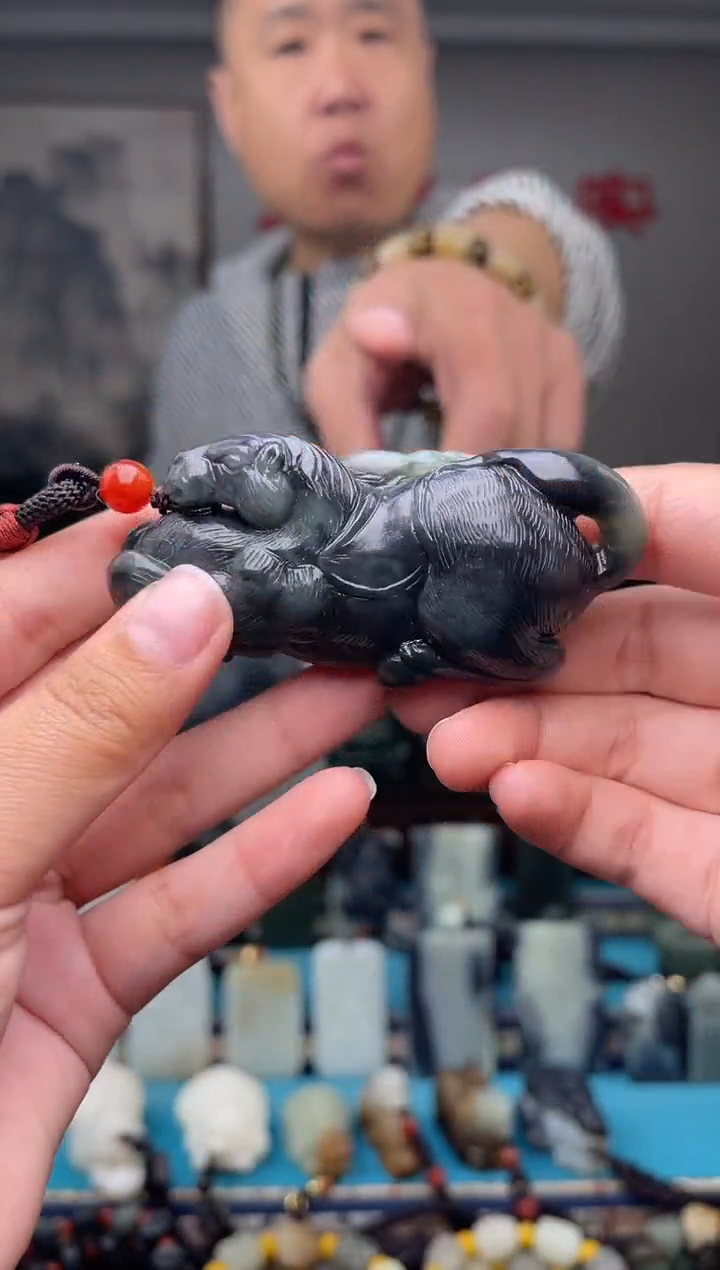 未镶嵌和田玉挂件1