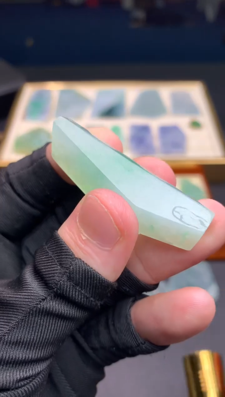 定制翡翠未镶嵌星*天然翡翠裸石（含工费）