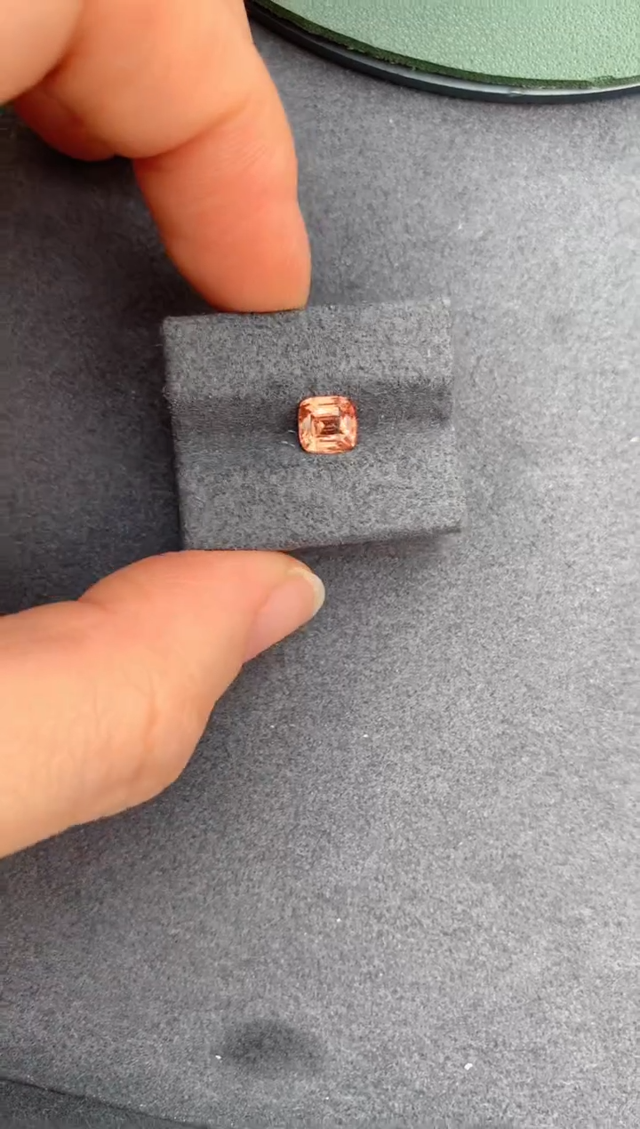 【闪购商品】彩色蓝宝石裸石未镶嵌1ct橙蓝宝