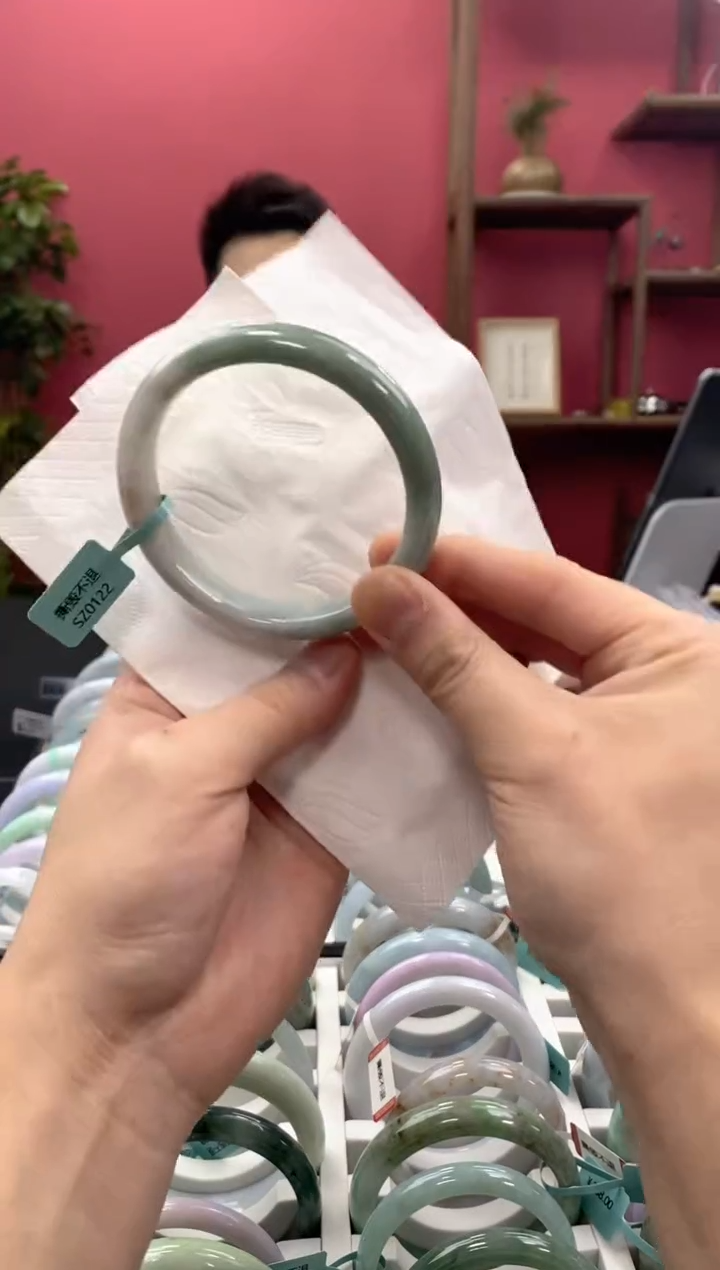 【闪购商品】翡翠手镯未镶嵌00004332