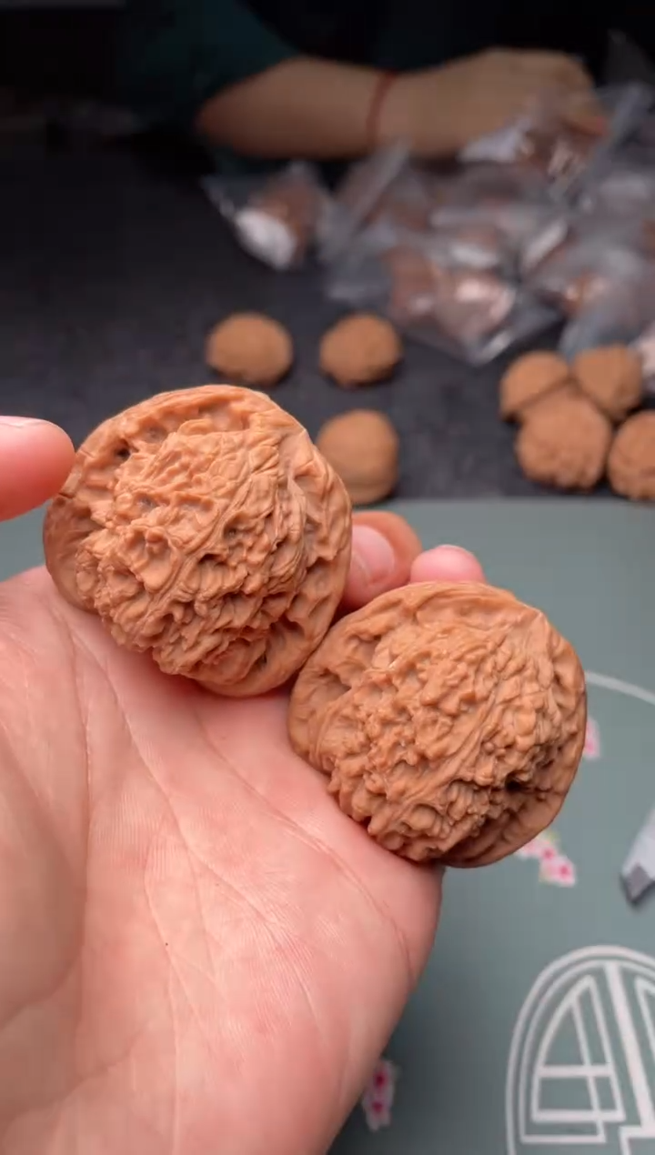 把件文玩核桃a125  南疆石 44尺