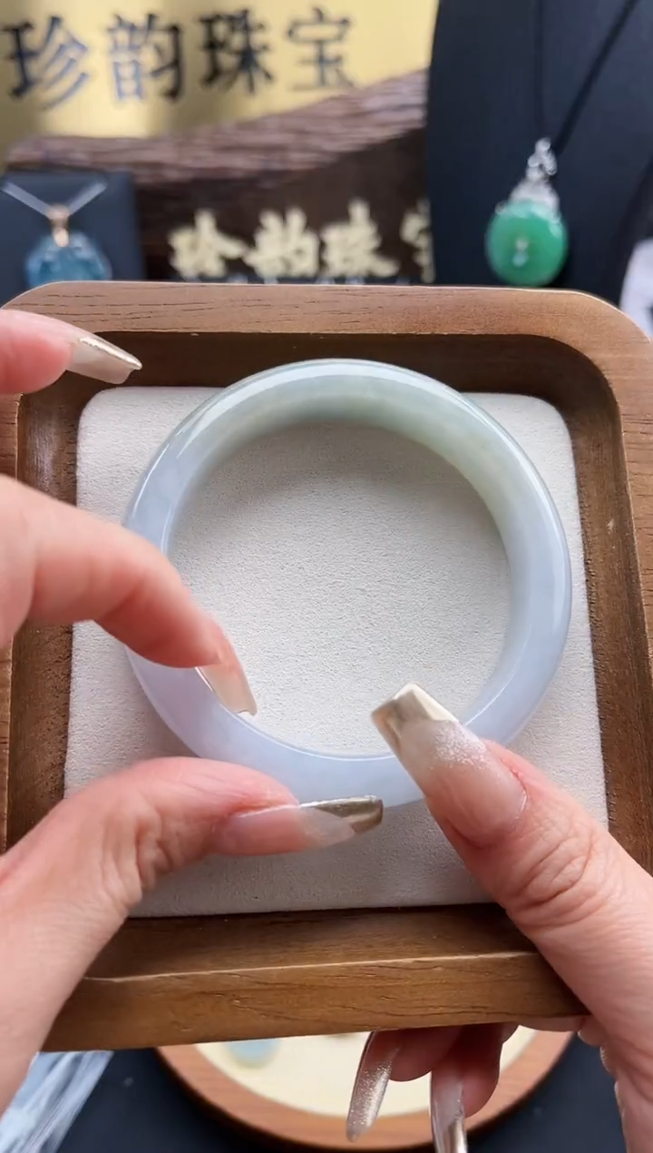 【闪购商品】翡翠手镯未镶嵌手镯