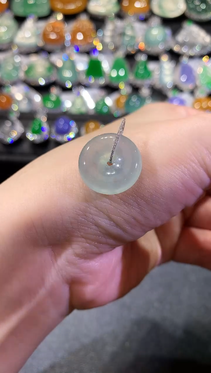 【闪购商品】翡翠吊坠(不含链)18K金镶嵌8-扣子（多样性发货一件