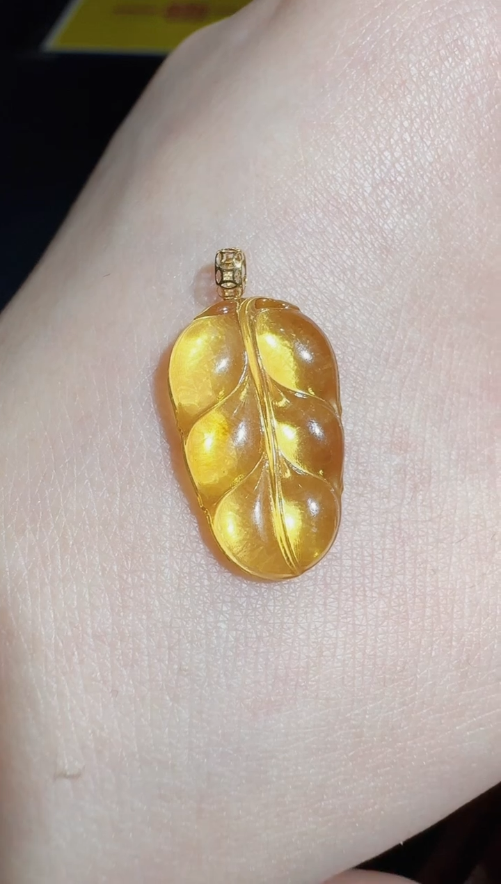 【闪购商品】琥珀吊坠(不含链)18K金镶嵌发一件
