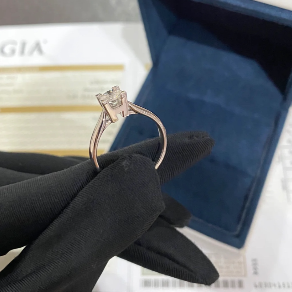 99新 Harry Winston/海瑞温斯顿 小花6珊 HW钻戒0.77g E色 vs1 49