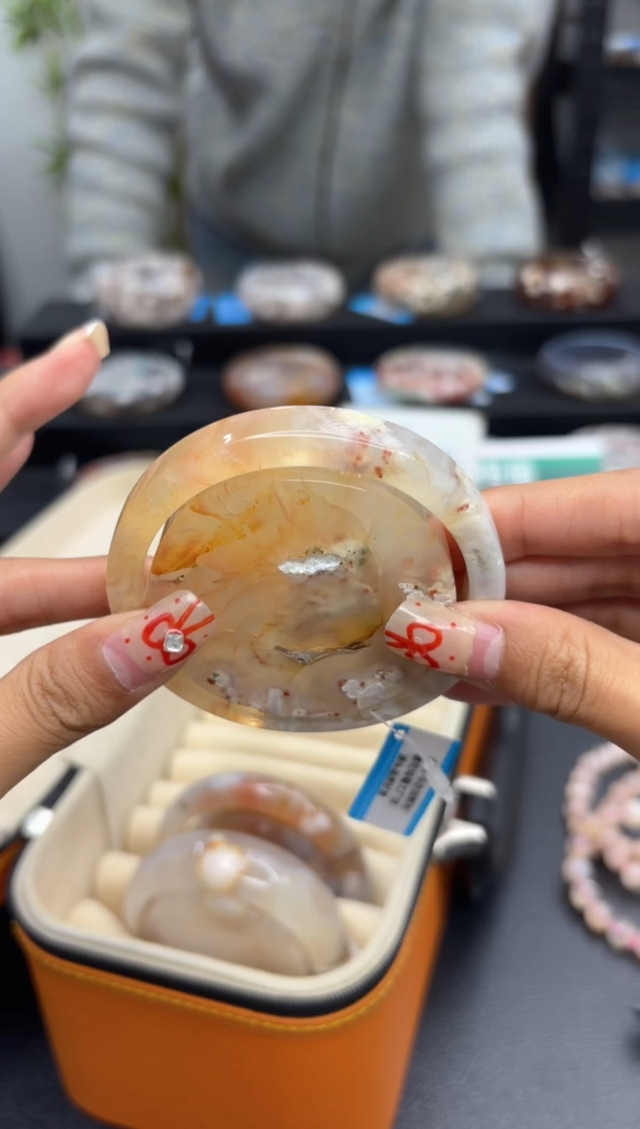 【闪购商品】石英质玉手镯未镶嵌A(88圈55赠送镯心)