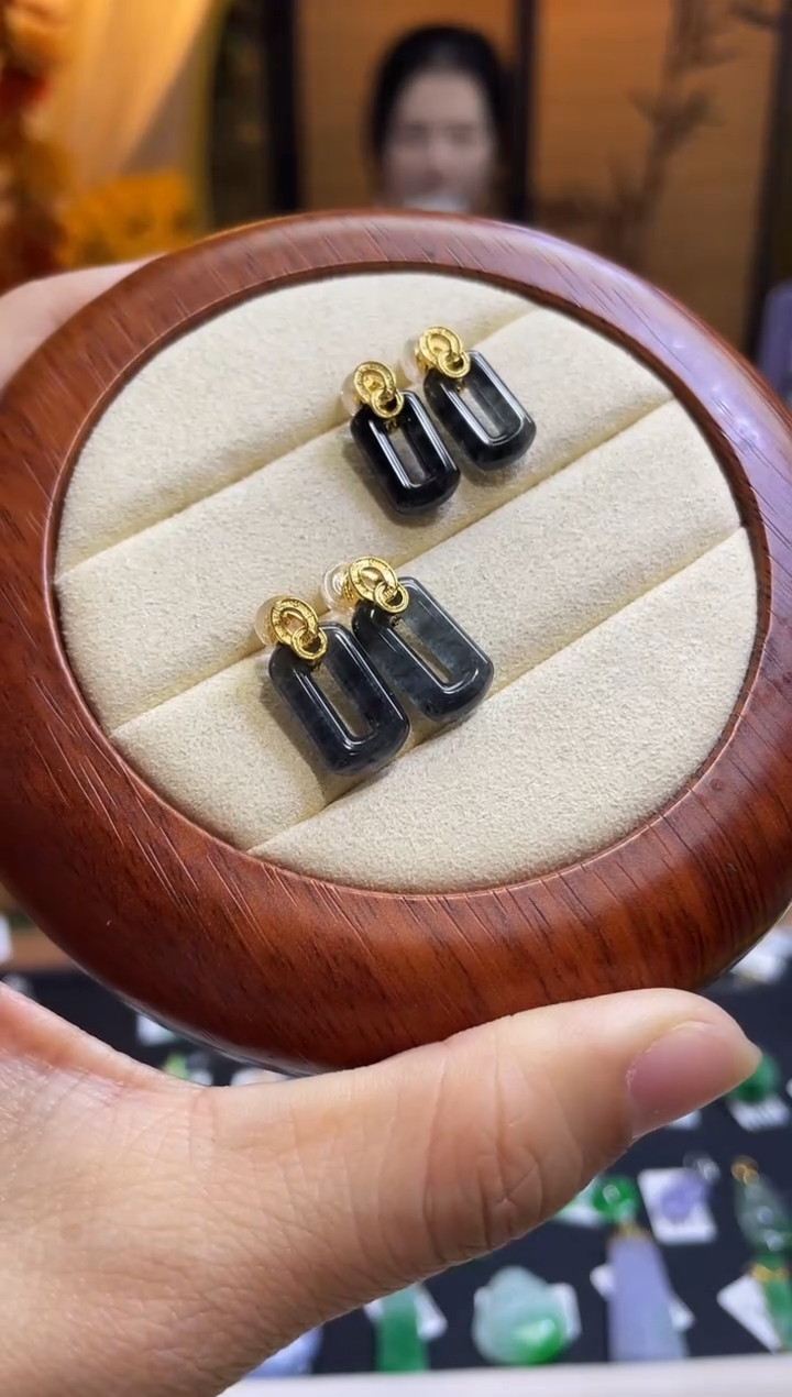 颈饰未镶嵌翡翠L****c耳钉  多样性发货 发其一