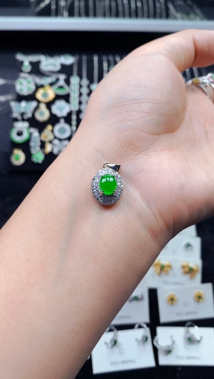 【闪购商品】翡翠颈饰银S925镶嵌8007