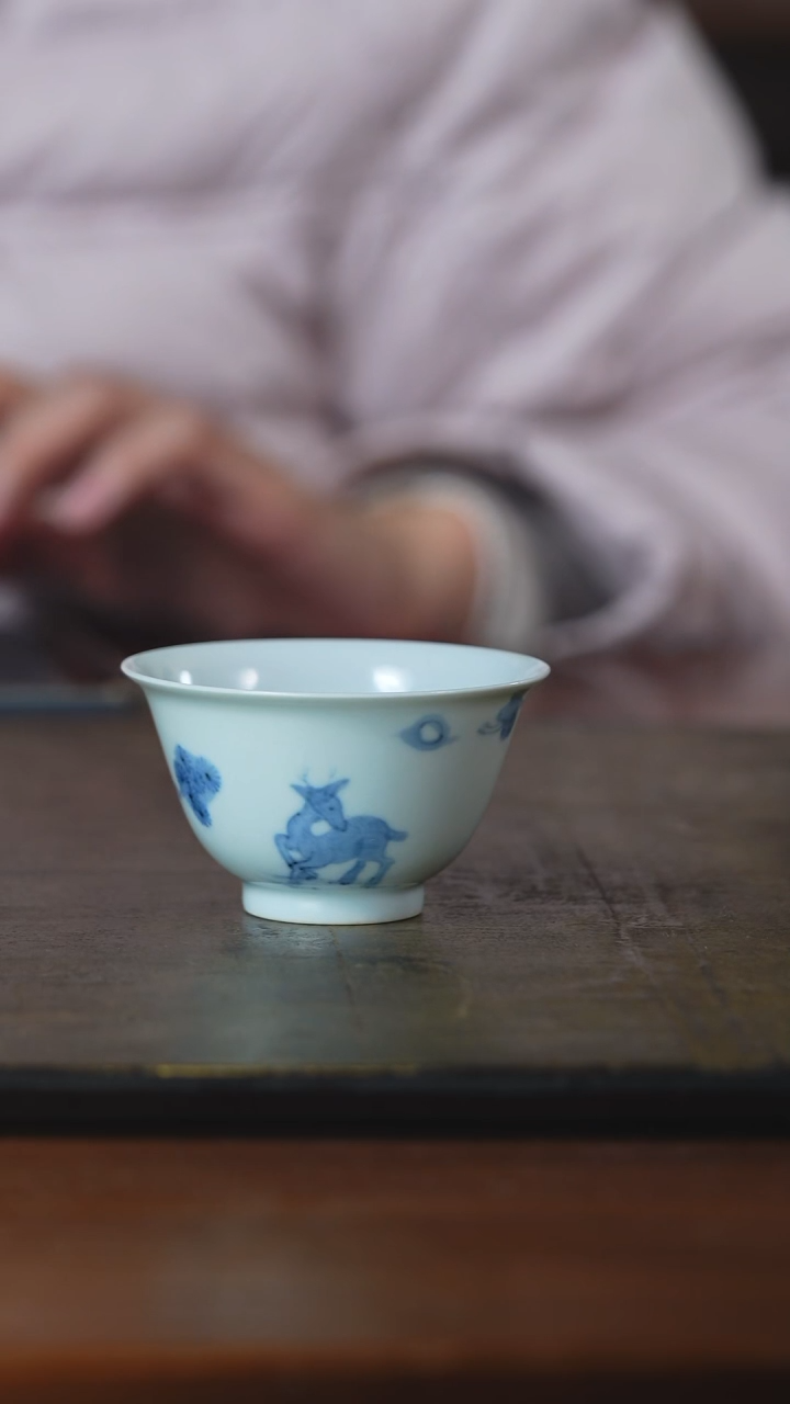 弥云斋青花小鹿杯