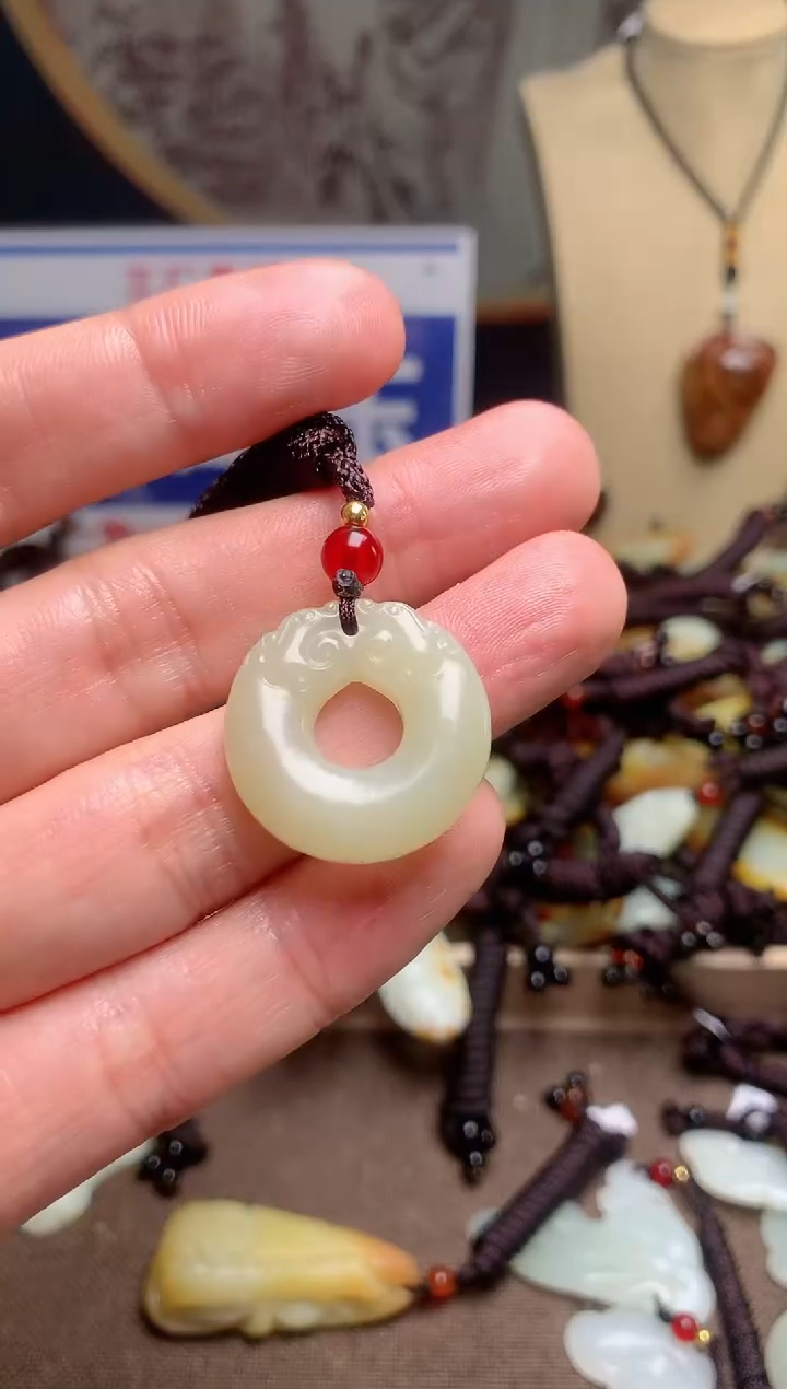 【闪购商品】和田玉颈饰未镶嵌1