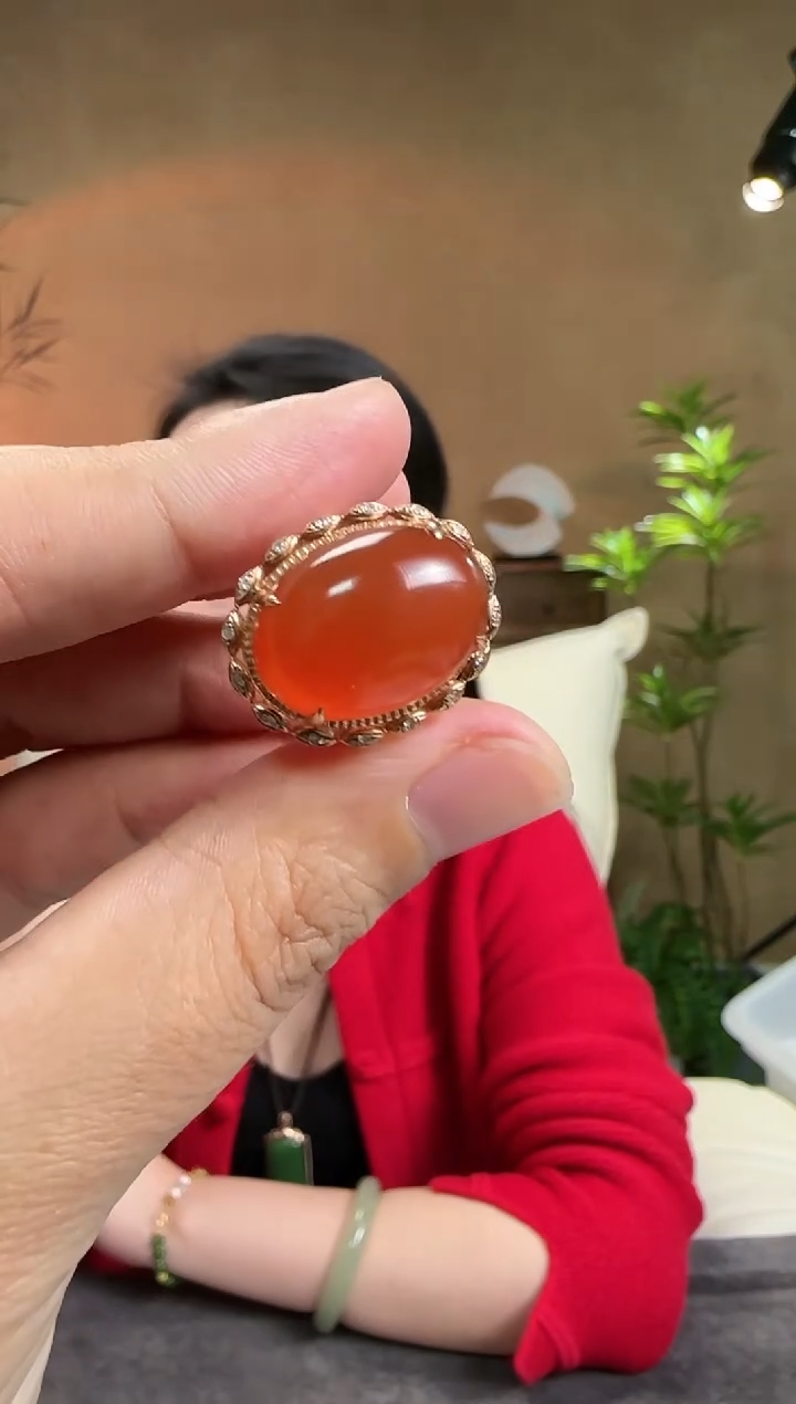 【闪购商品】南红玛瑙戒指18K金镶嵌18k金镶嵌南红大蛋面戒指