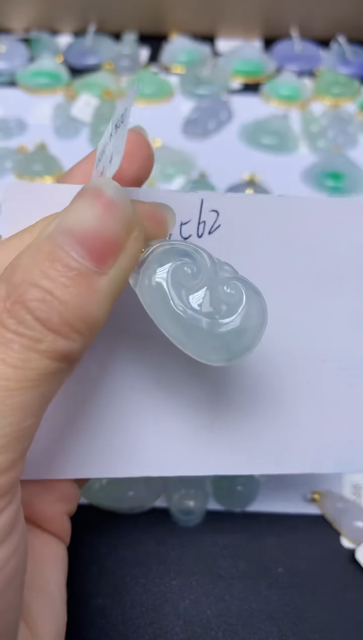 【闪购商品】翡翠18K金镶嵌颈饰 天然翡翠A货