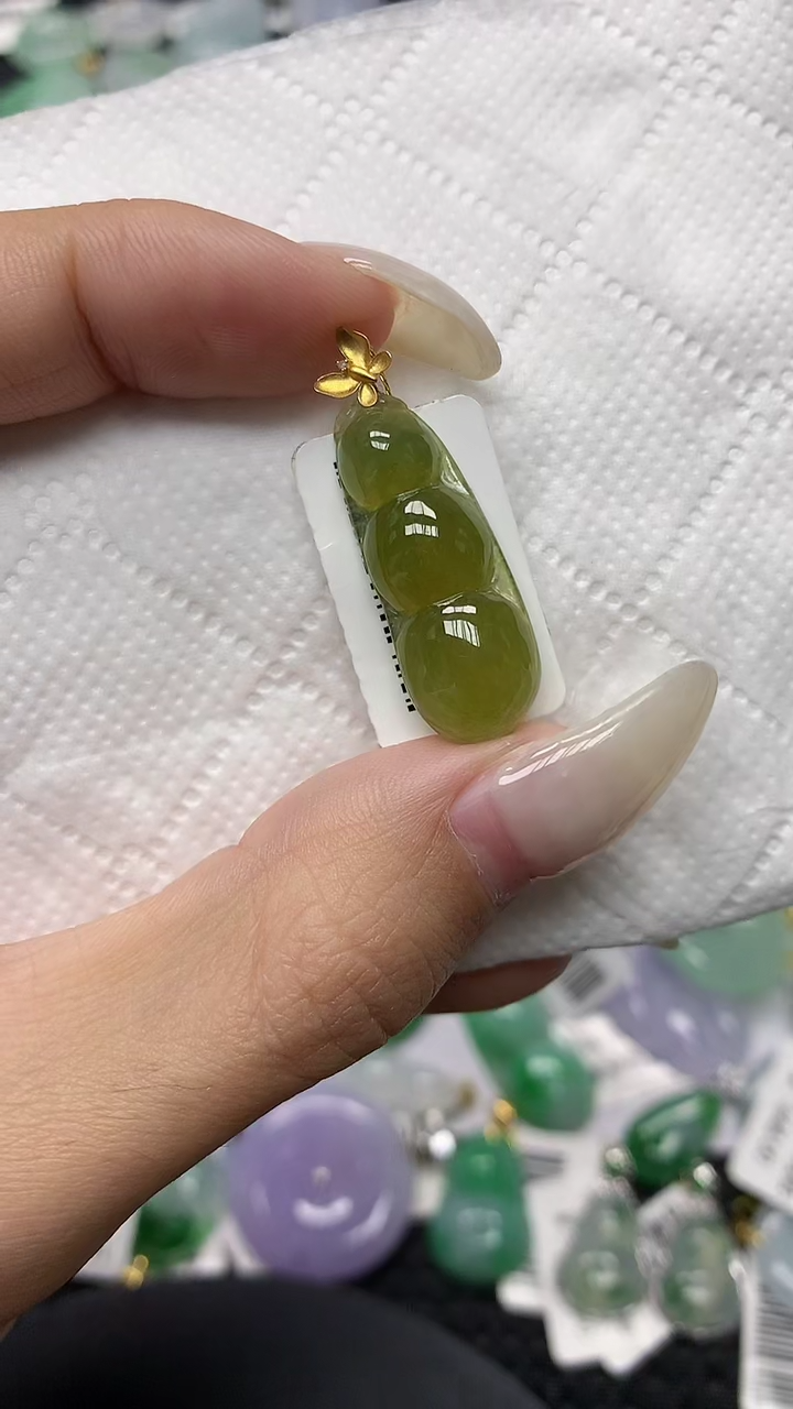 颈饰18K金镶嵌翡翠11111111111