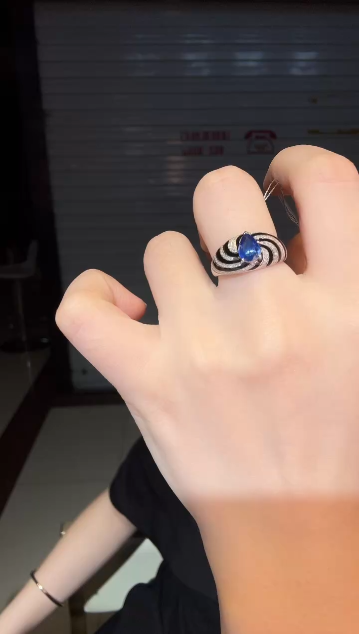 戒指蓝宝石18K金镶嵌1.00ct