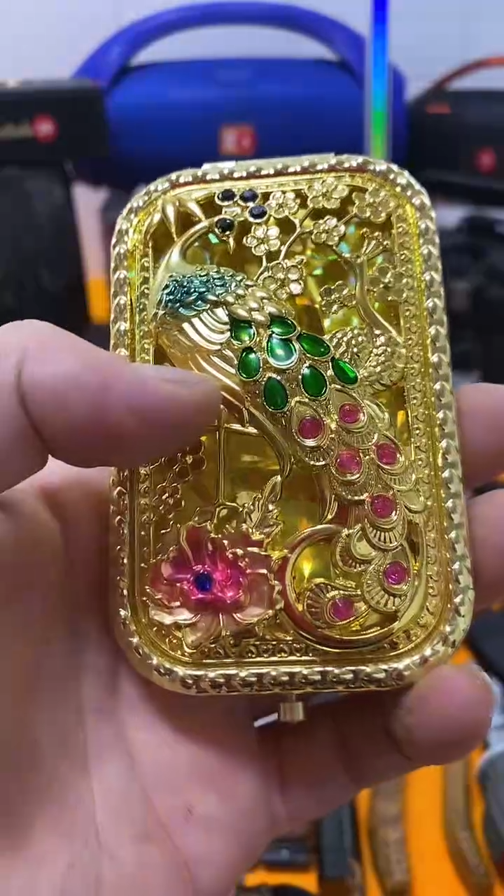 瓷片闪购商品 如图所示